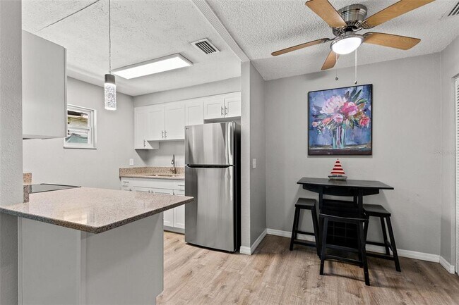 Foto del edificio - 923 E 12th Ave