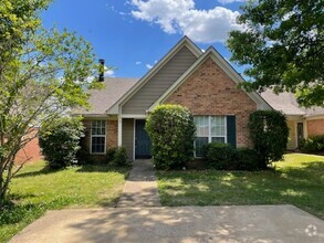 Building Photo - 1077 McGowan Dr