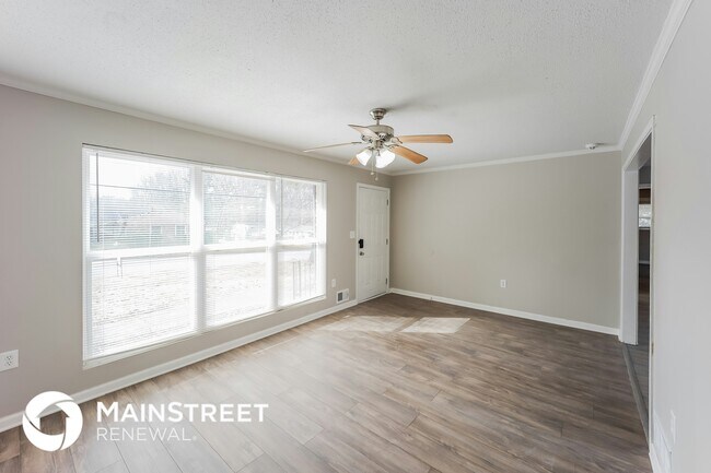 Building Photo - 2073 Louis Xiv Ln