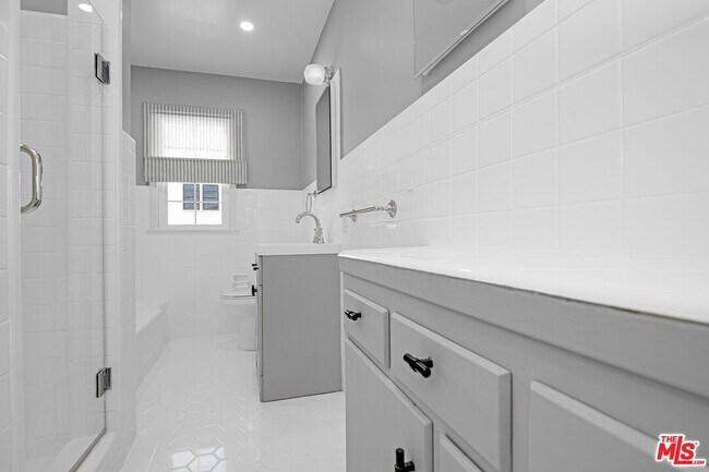 Foto del edificio - 405-404 Shirley Pl