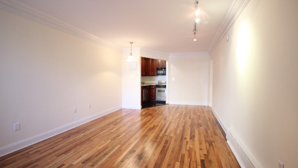 Primary Photo - 520 W 49th St