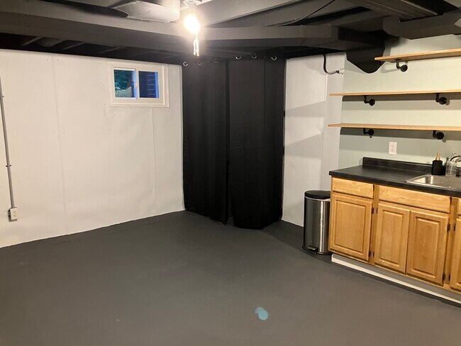 Foto del edificio - 127 E Henrietta St