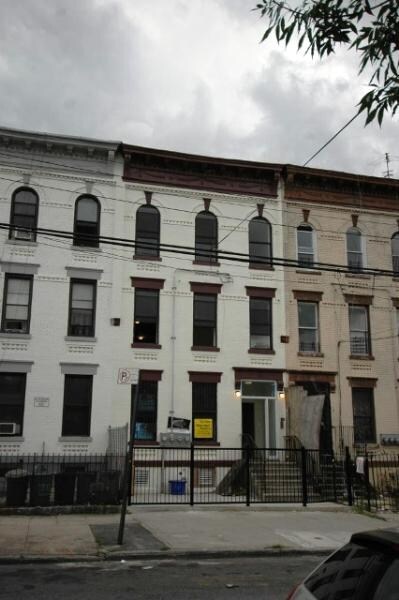 Primary Photo - 396 Vermont St