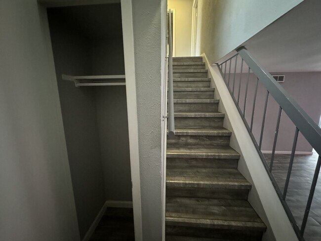 Foto del edificio - 10403 Golden Meadow Dr #A, Austin, Texas 7...