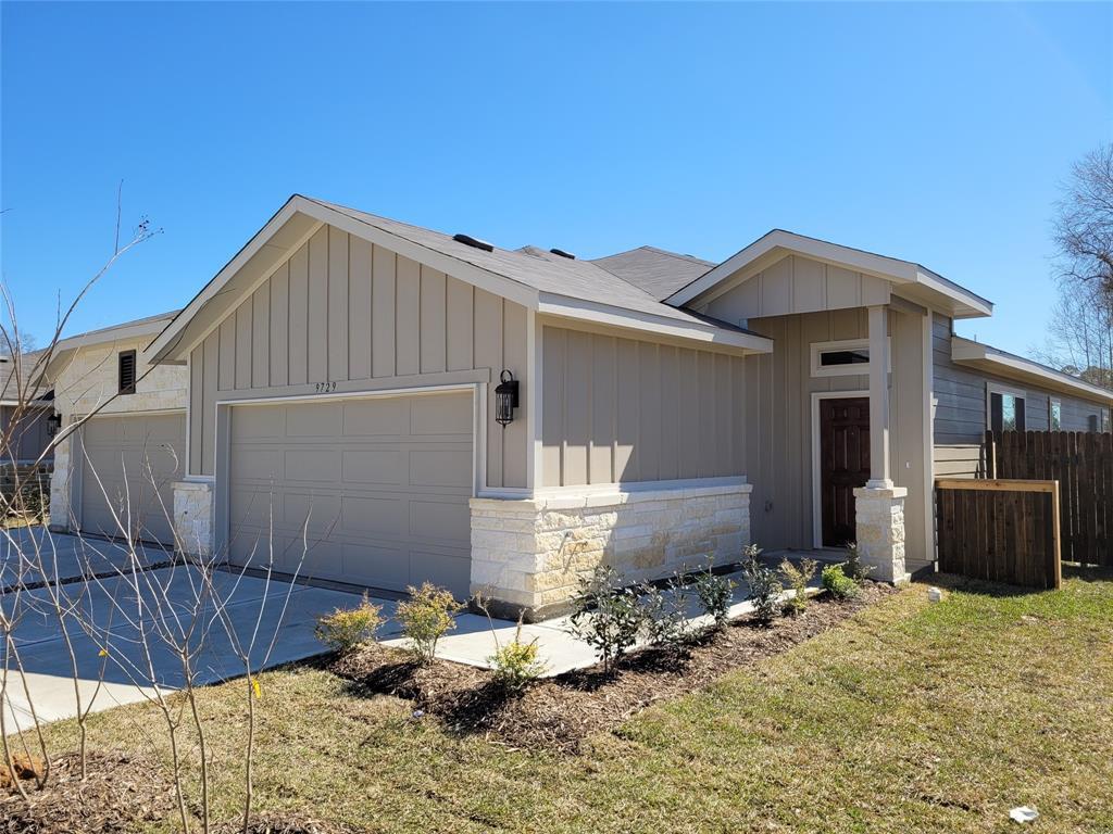 Primary Photo - 9760 Grosbeak Ln