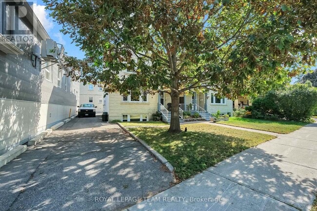 Photo du bâtiment - 1089 N River Rd
