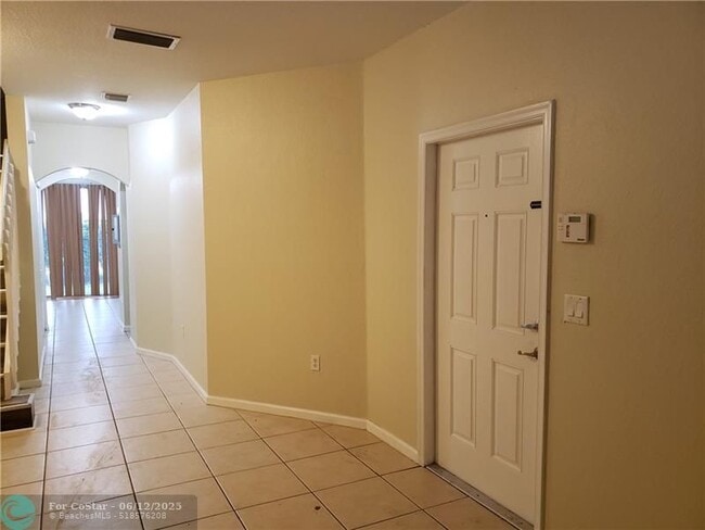 Building Photo - 2751 SW 120th Terrace