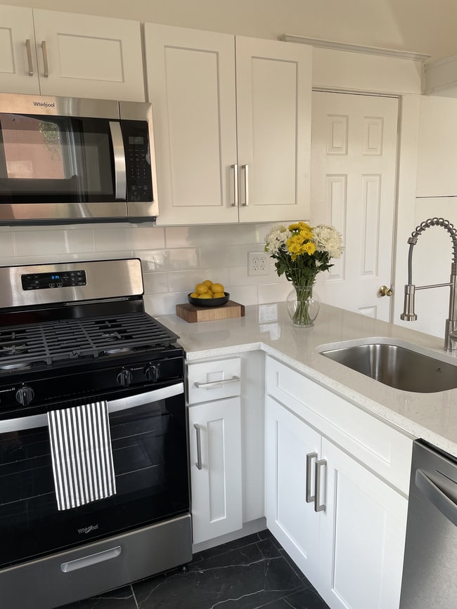 Cocina - The Vinoy Courtyard Apartments