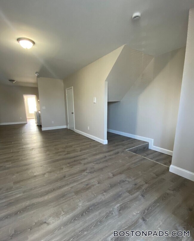 Foto del edificio - 671 Middle St