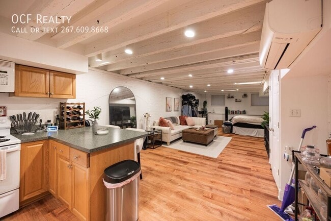 Building Photo - 1728 Spruce St