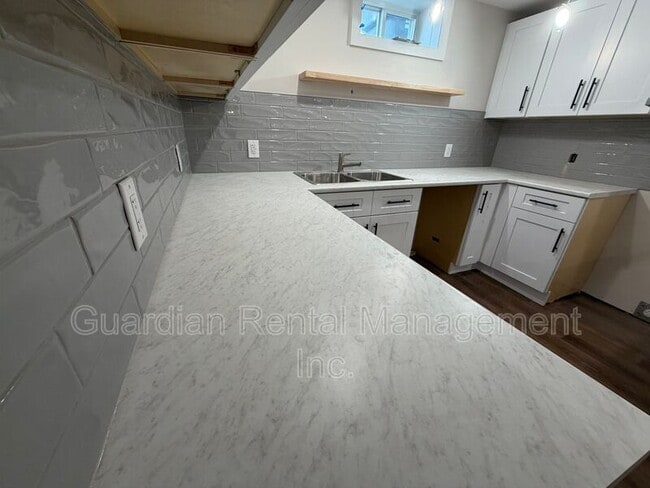 Building Photo - 182 Seneca Crescent