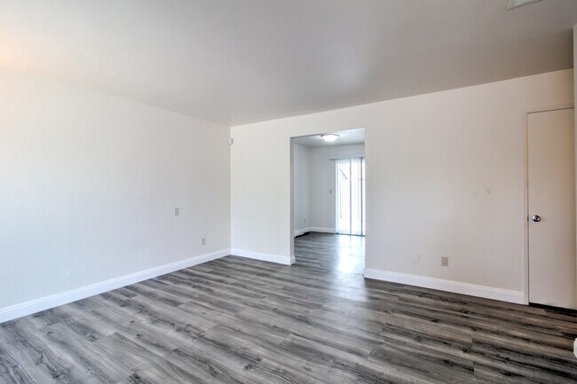 Building Photo - Cozy 3 Bedroom, 2 Bathroom Home by Shandin...