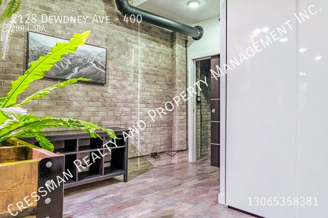 Building Photo - Unique, 2 bed, 3 bath FURNISHED apartment located in Warehouse district, Regina, SK