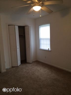 Building Photo - 1702 Maribel Ave