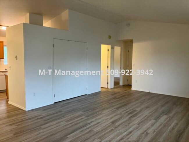 Foto del edificio - Roomy 2 BR/1 bath single level house in Ai...