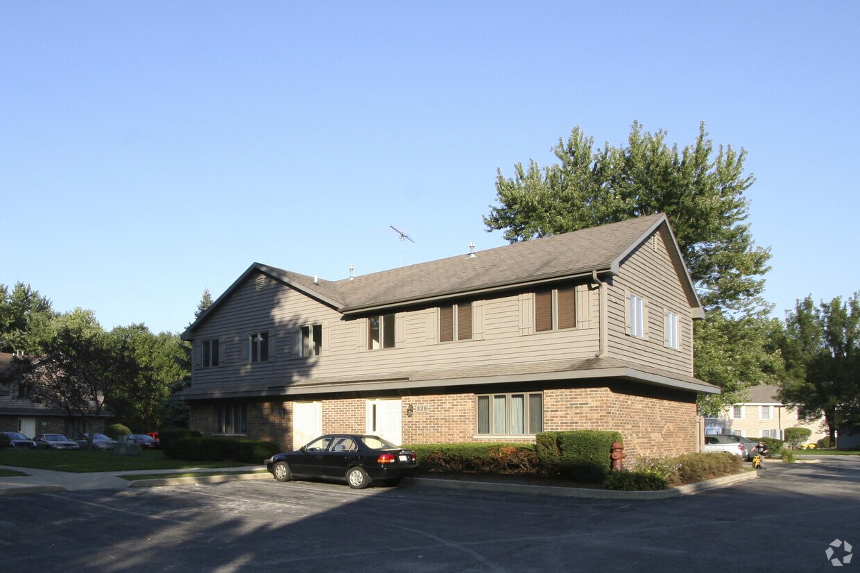 Building Photo - 300-360 N Airlite St