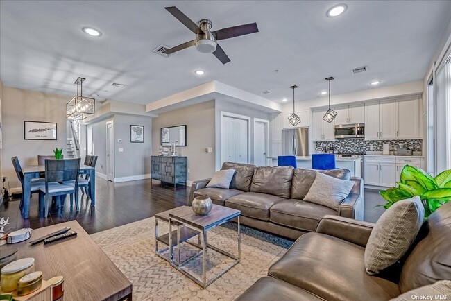 Building Photo - 141 Marina Pointe Dr