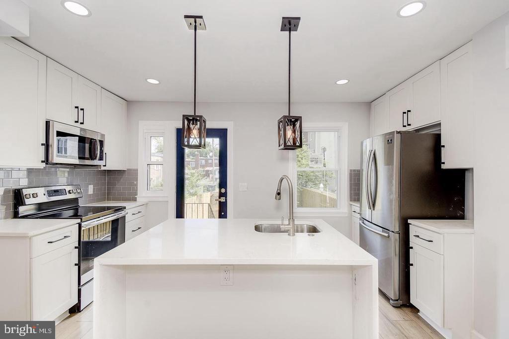 Primary Photo - 1510 Howard Rd SE