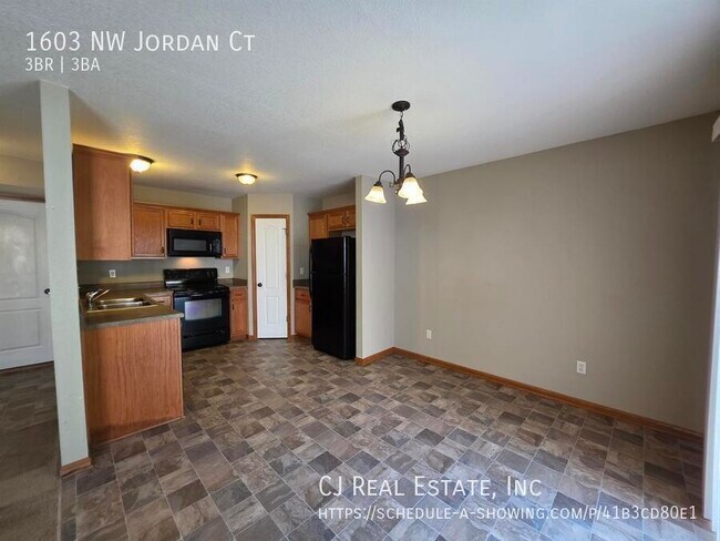 Foto del edificio - 1603 NW Jordan Ct