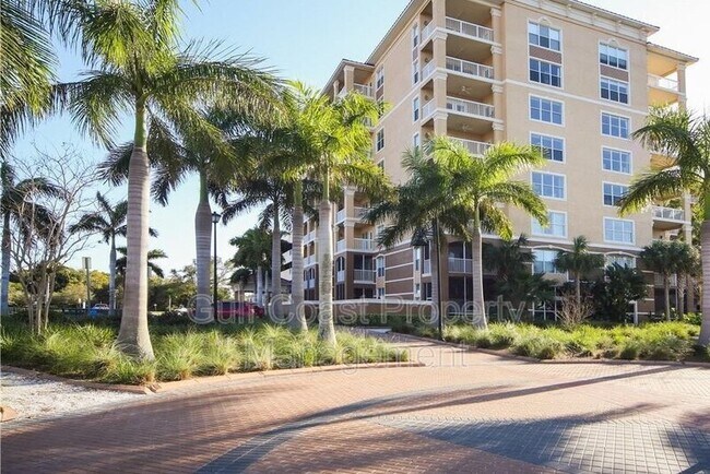 Building Photo - 808 3rd Ave W