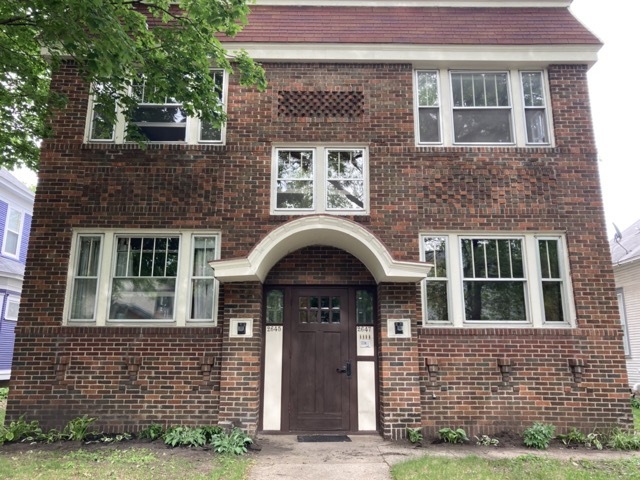 Foto principal - 2645 DuPont Ave S