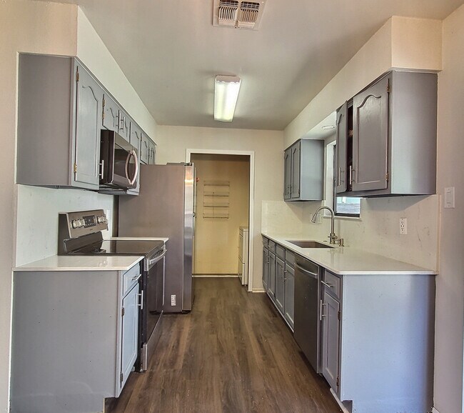 Foto del edificio - 108 Quail Valley Dr