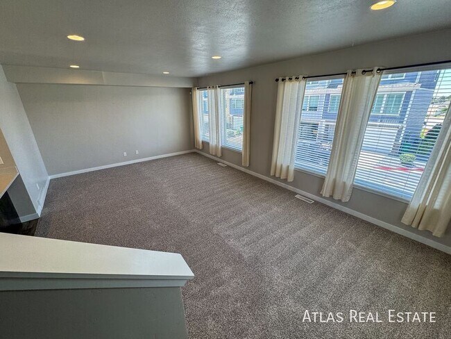 Building Photo - 2530 W Knights Ln
