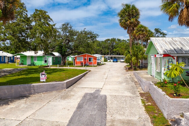 2664 Pineapple Ave, Melbourne, FL 32935 - Rocky Water Park