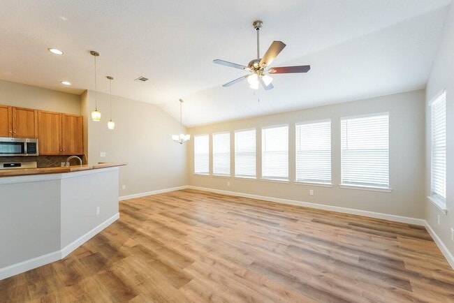 Building Photo - 116 Chariss Glen Dr