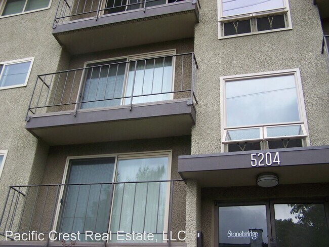 Building Photo - 5204 NE 52nd St