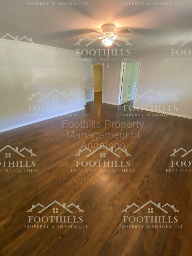 Foto del edificio - 106 Hanks Cir