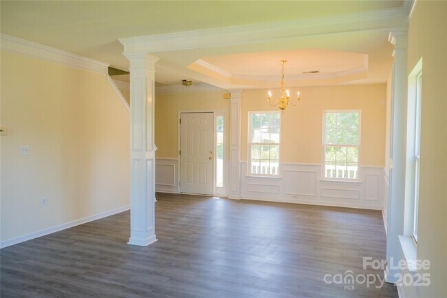 Foto del edificio - 6926 Brandon Chase Ln