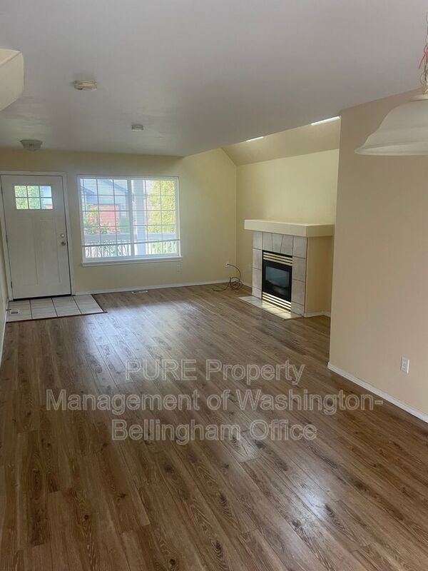 Foto del edificio - 1384 Undine St