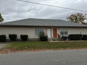 Building Photo - 3223 Ludwig St