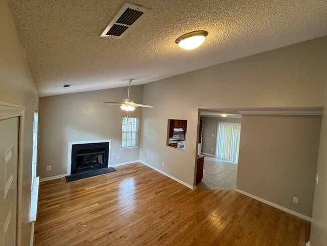 Foto del edificio - 5133 Possum Trot Ln