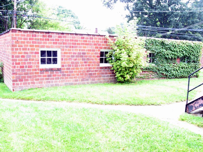 Foto del edificio - 926 Kenwick Rd