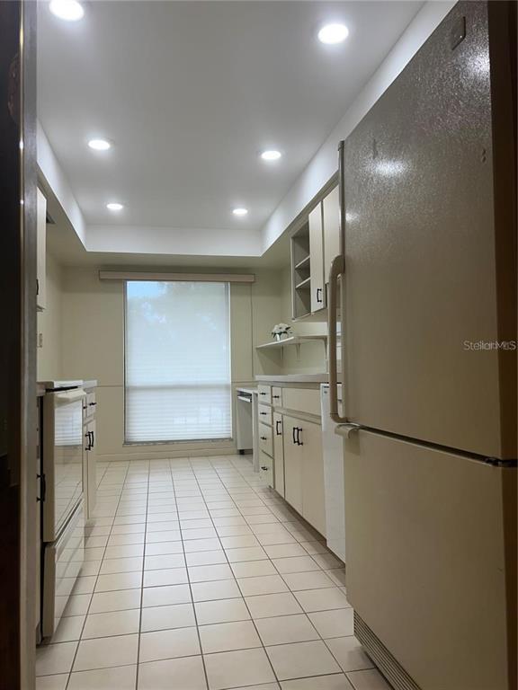 Building Photo - 2900 Cove Cay Dr
