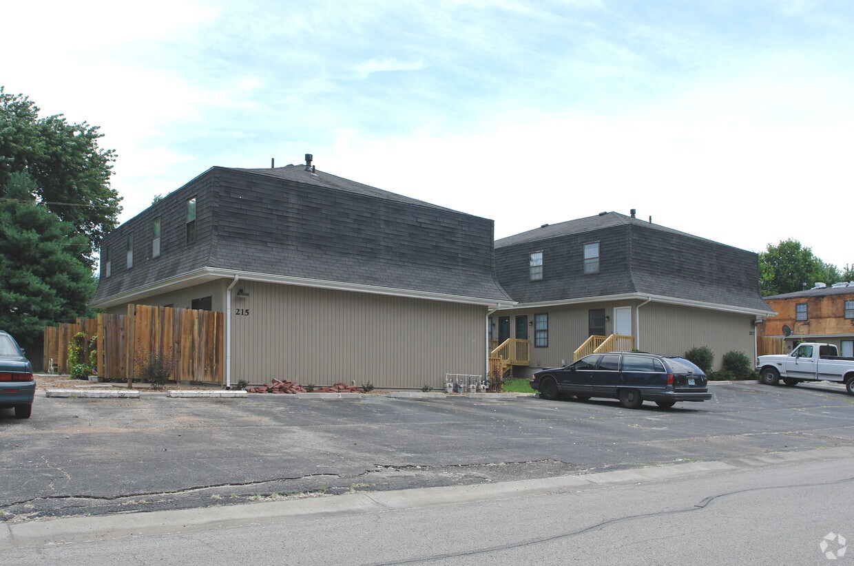Primary Photo - 217 SE Claremont St