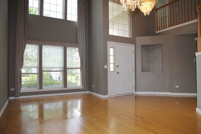 Foto del edificio - 2723 Whitehall Ln