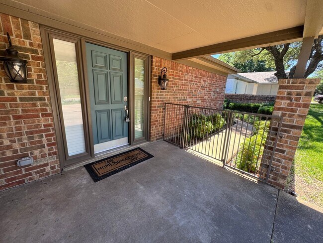 Foto del edificio - Gorgeous 3/3/2 Home on Spacious Corner Lot...