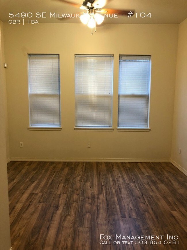 Foto del edificio - 5490 SE Milwaukie Ave