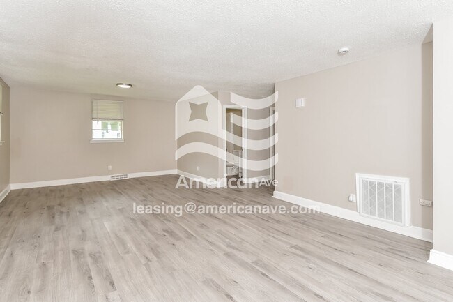 Foto del edificio - 205 Bowling Ave