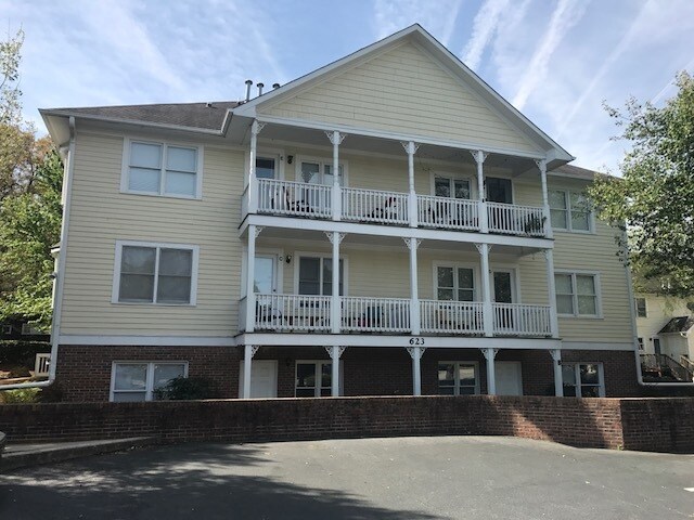 Building Photo - 623 Walker Ave