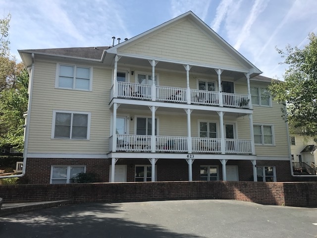 Building Photo - 623 Walker Ave