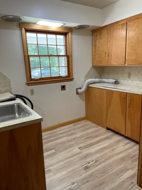 Laundry Room - 1110 Fostoria Ave