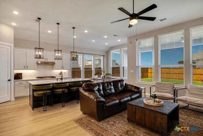 Foto del edificio - 5725 Huron Dr