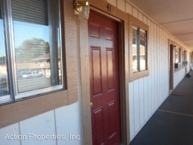 Building Photo - 1360 Nannette Cir
