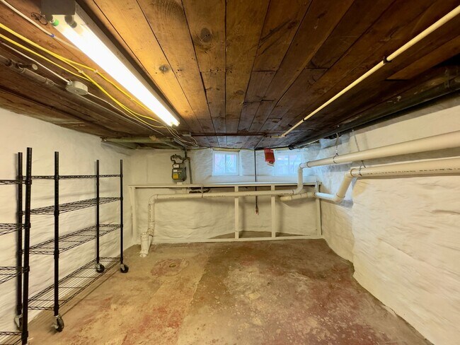 Building Photo - Modern 2-Bedroom Townhome with Stylish Ame...