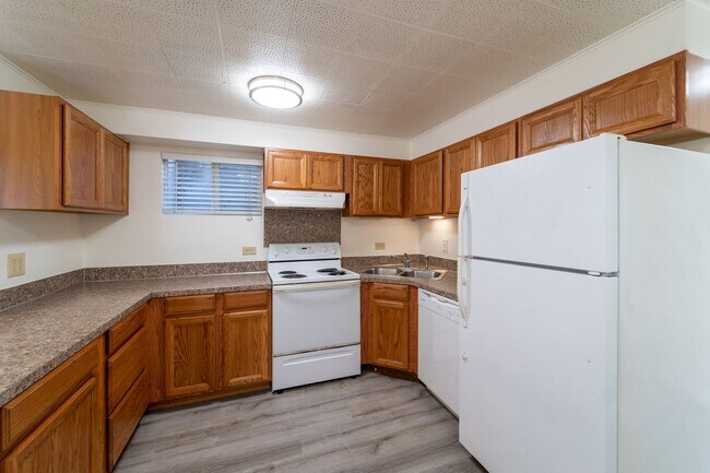 Building Photo - Davisson Tri-Plex