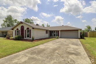 Building Photo - 301 Vanessa Ave